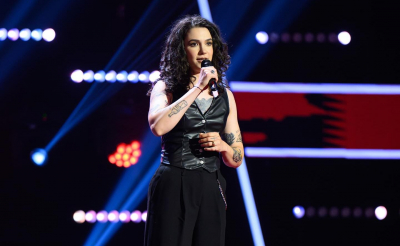 Fără o oră de canto, a întors toate scaunele la „Vocea României”. Dispută între antrenori pentru gălăţeanca Mara Biriş