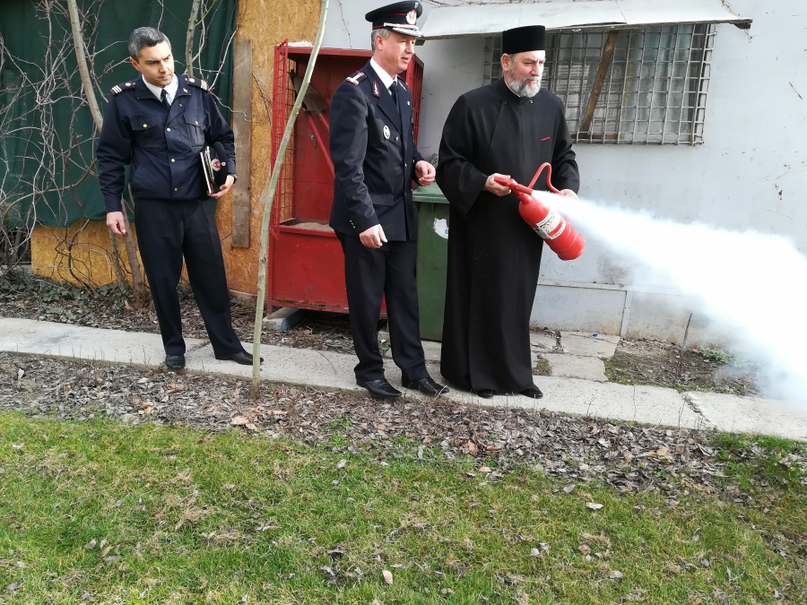 Bisericile din Galaţi şi din judeţ, verificate de pompieri