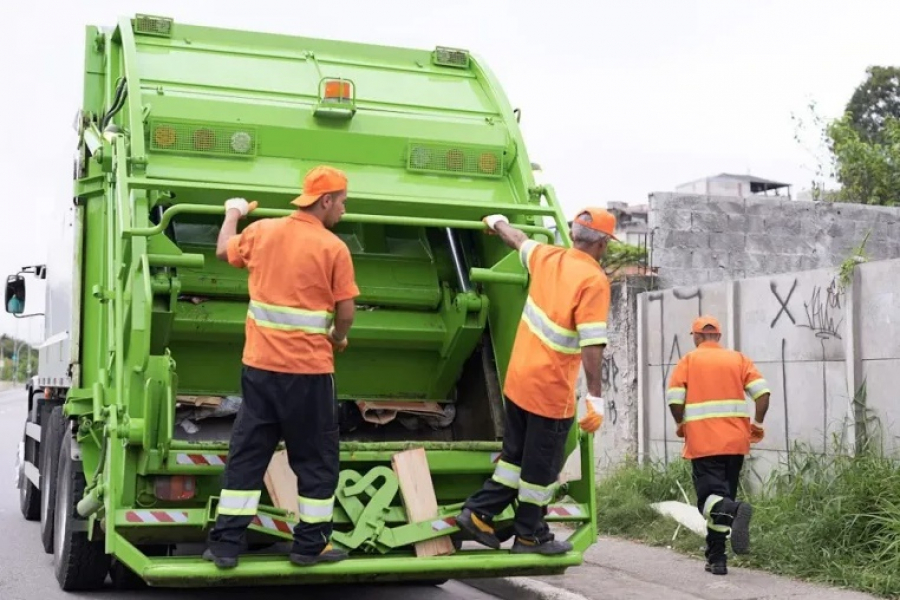 Şi-au aruncat la gunoi banii de la logodnă