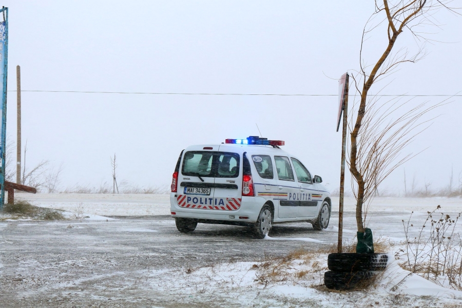 Sute de ȘOFERI gălăţeni, AMENDAȚI în trafic pe vreme rea