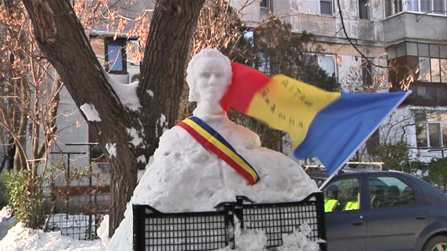 Mihai Eminescu, sculptat din zăpadă