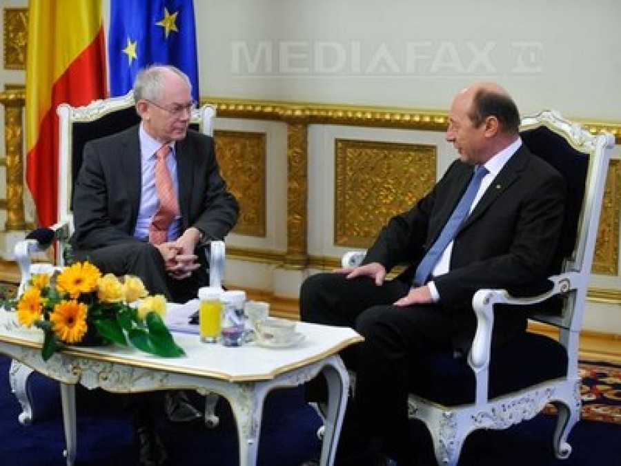 Băsescu: L-am informat pe Van Rompuy că de la mijlocul anului creştem salariile bugetarilor