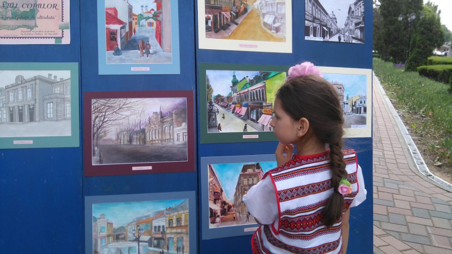 CATEDRA | Expoziţie de pictură a elevilor de la Palatul Copiilor