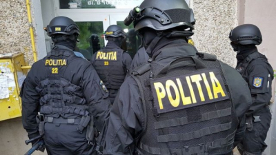 Traficanți de droguri de mare risc din Galați, arestați de DIICOT