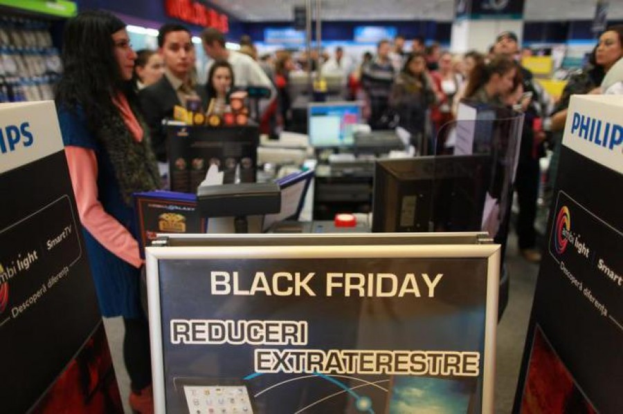 REDUCERI reale sau doar pe hârtie? Galaţiul, în febra CUMPĂRĂTURILOR de BLACK FRIDAY