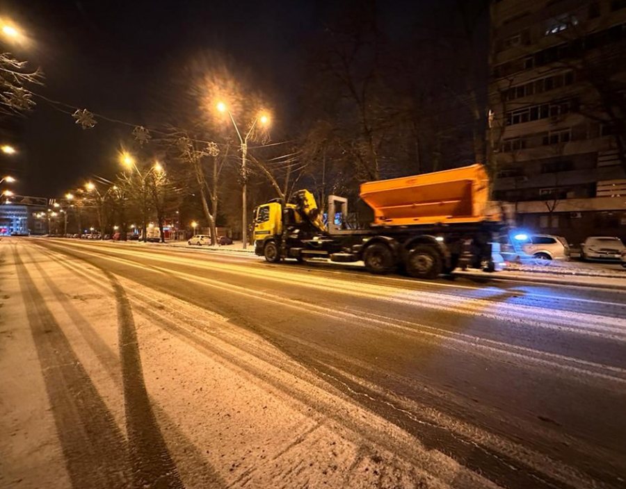 Câte utilaje intervin pe străzile Galațiului