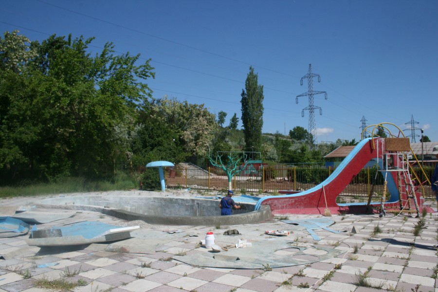 Plaja Dunărea, ÎN PARAGINĂ/ Gălăţenii mai au de AŞTEPTAT MULT ŞI BINE pentru aqua parc (FOTO)