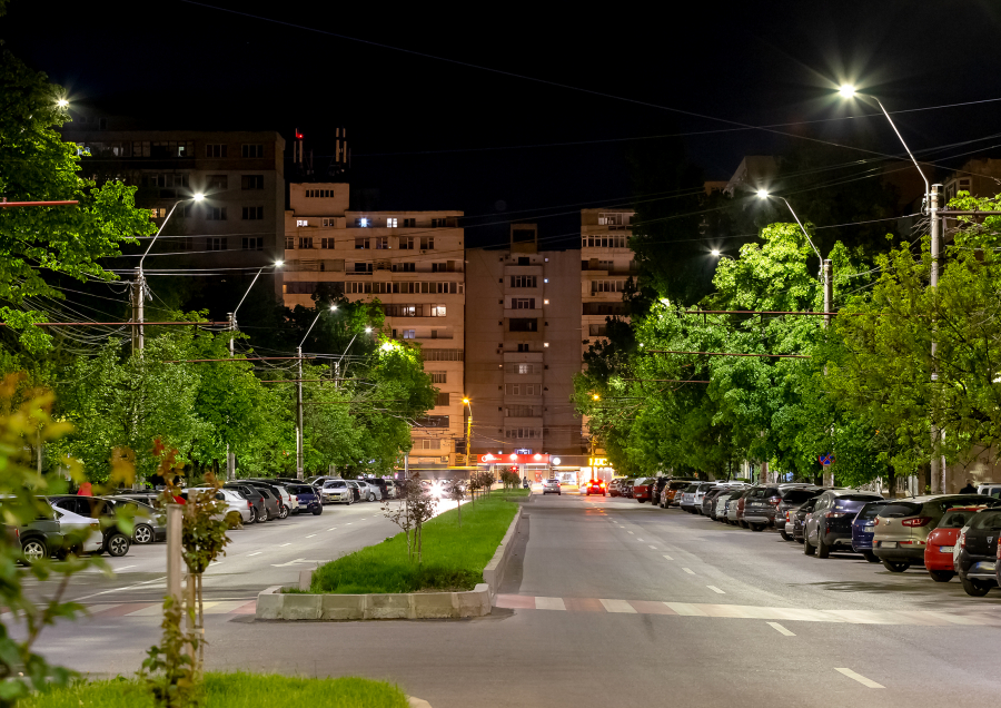 Încă 17 străzi din oraș vor avea iluminat cu LED