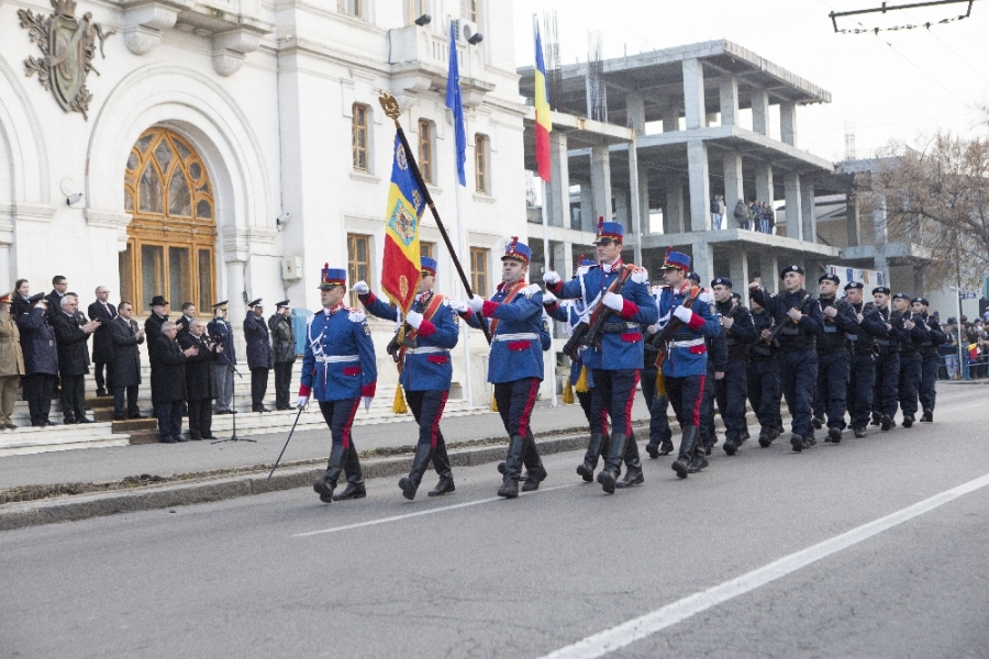 PARADĂ MILITARĂ şi uniforme de epocă, de 1 Decembrie, la Galaţi. IATĂ PROGRAMUL