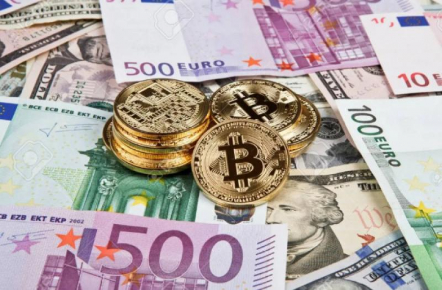 Euro a revenit la valorile din august 2021