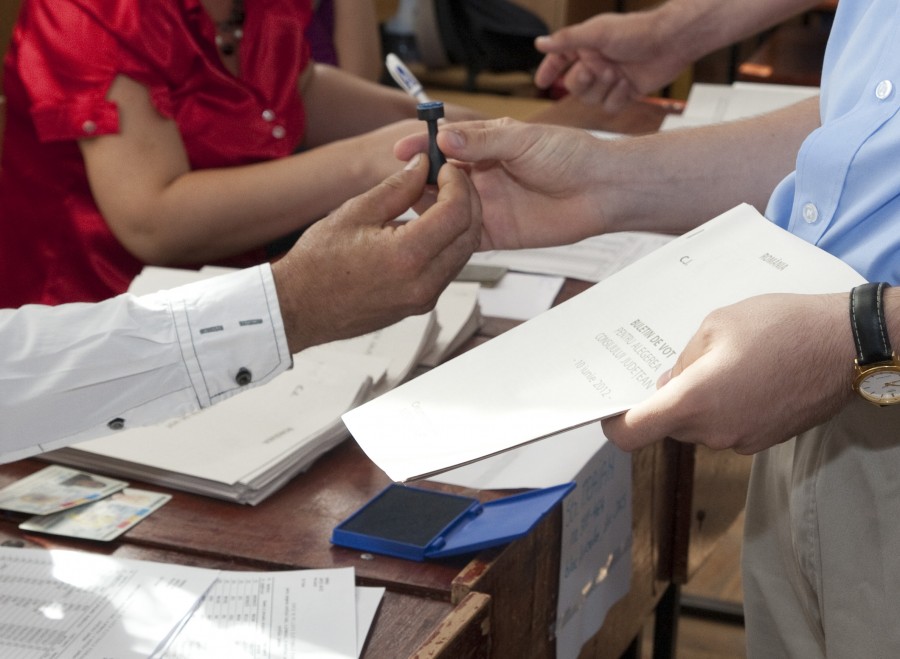 Înscrieri pentru persoanele care doresc să conducă o secţie de votare