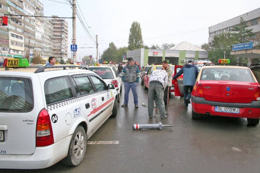 Taximetriştii din Galaţi, terorizaţi de hoţi/ Iată ce urmăresc infractorii