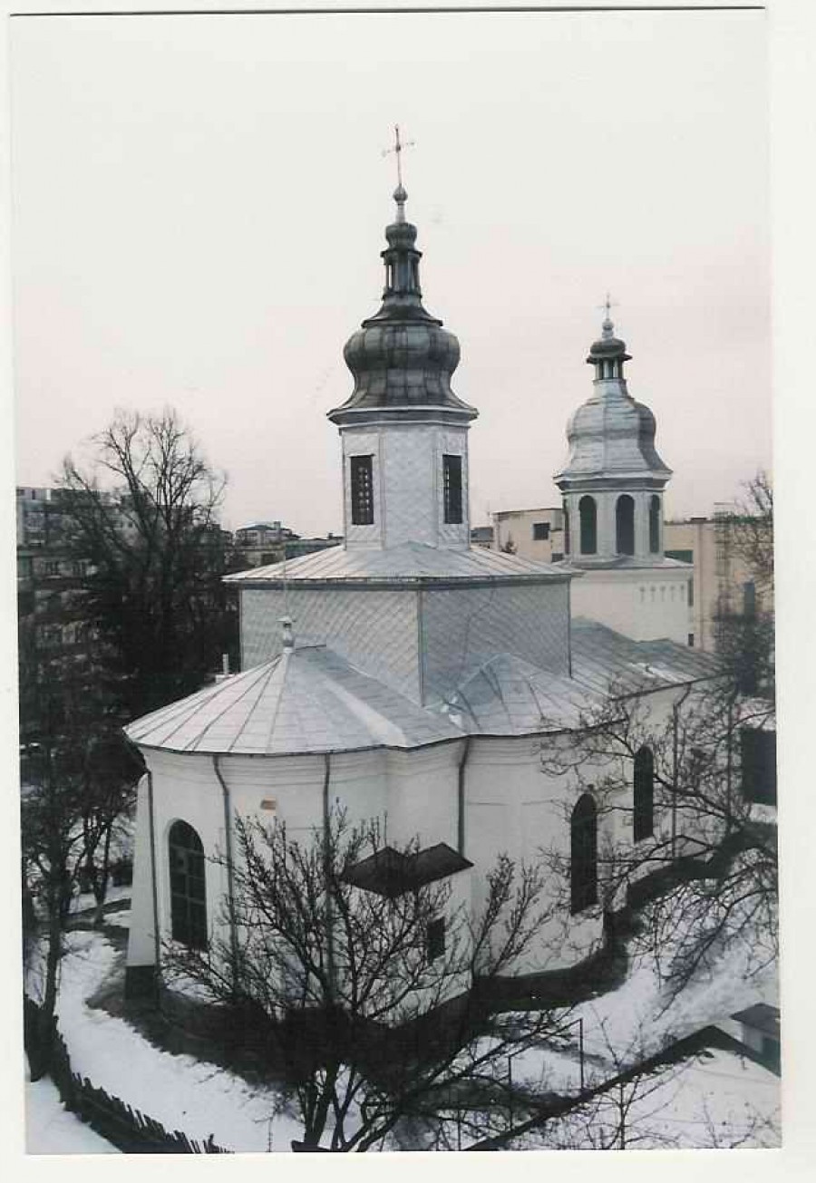 Biserica "Sfinţii Trei Ierarhi" va fi resfinţită, astăzi, de la ora 9.00