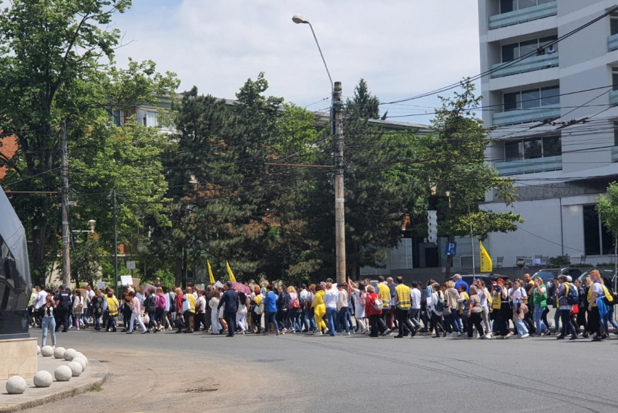 Mingea grevei, tot în curtea Guvernului