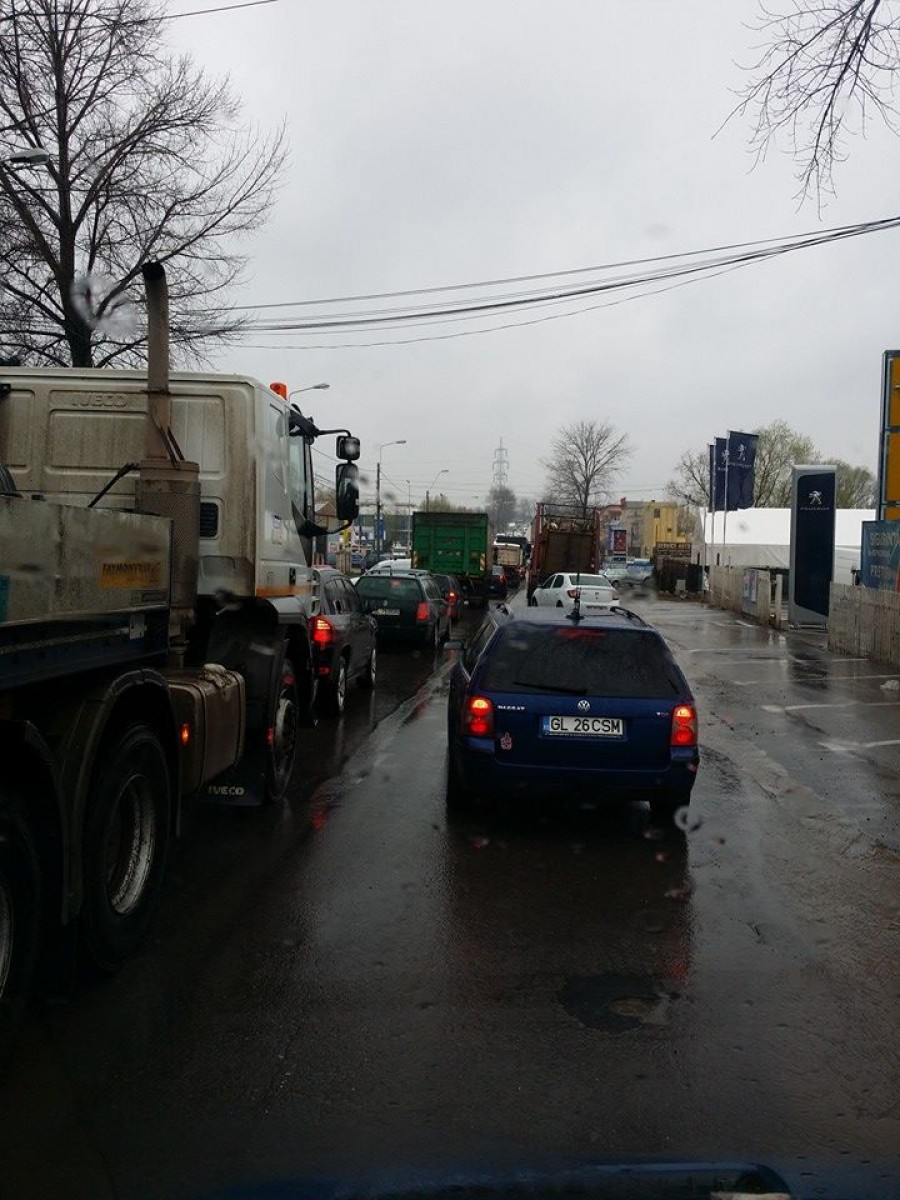 UPDATE/ Trafic îngreunat pe Centură din cauza unui accident rutier