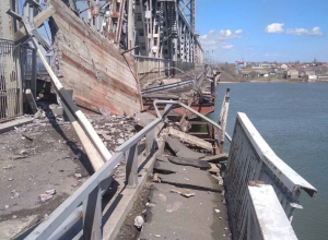 Ruşii continuă să atace podul care leagă Ucraina de România