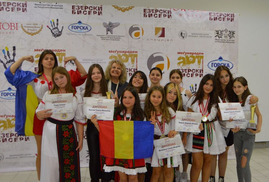 Artiștii "Voces" din Galați au făcut spectacol la un festival internațional din Macedonia (FOTO)