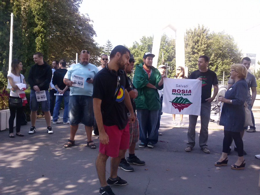 Protest fără ecou la Galaţi: Un "Nu" timid cianurilor de la Roşia Montană