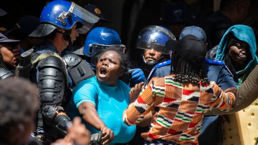 Jafurile şi violenţele se extind în Africa de Sud
