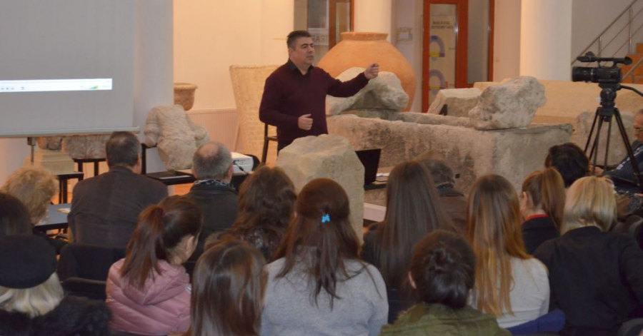 Istorii neştiute ale României, în Lapidarium. Când ”spectacolul” istoriei repovestite continuă de un an