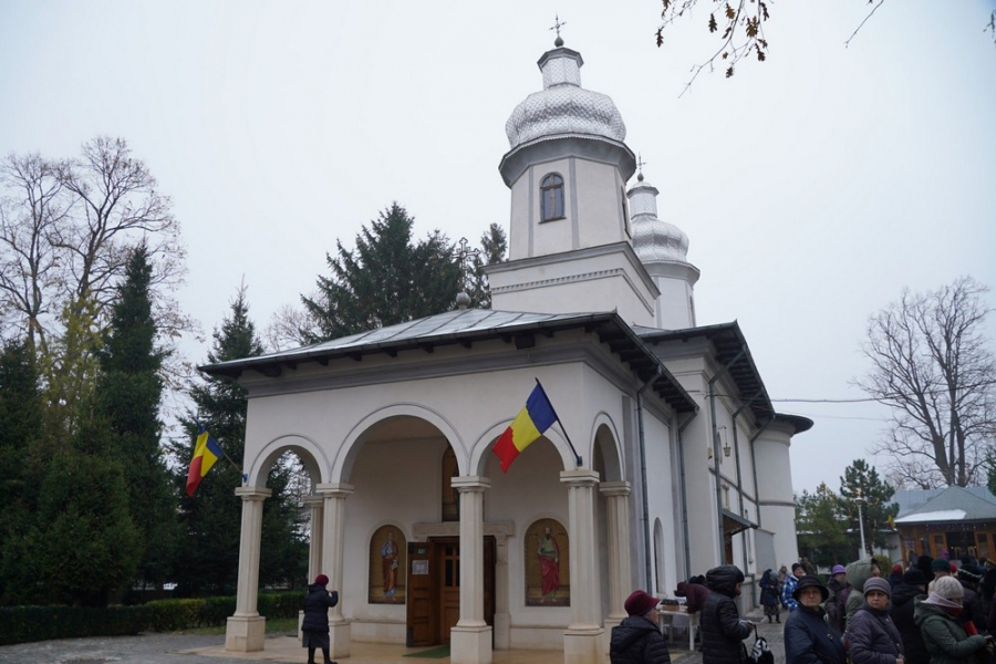 Biserica "Sfântul Spiridon" și-a sărbătorit ocrotitorul spiritual