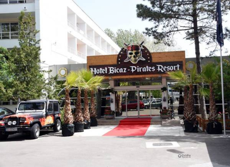 Hotel Bicaz - Pirates Resort*** Mamaia, Constanta, angajeaza pentru perioada 25.07.2017 – 30.09.2017