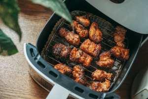 Ce poți găti la airfryer vara ca să nu mai pornești deloc cuptorul?