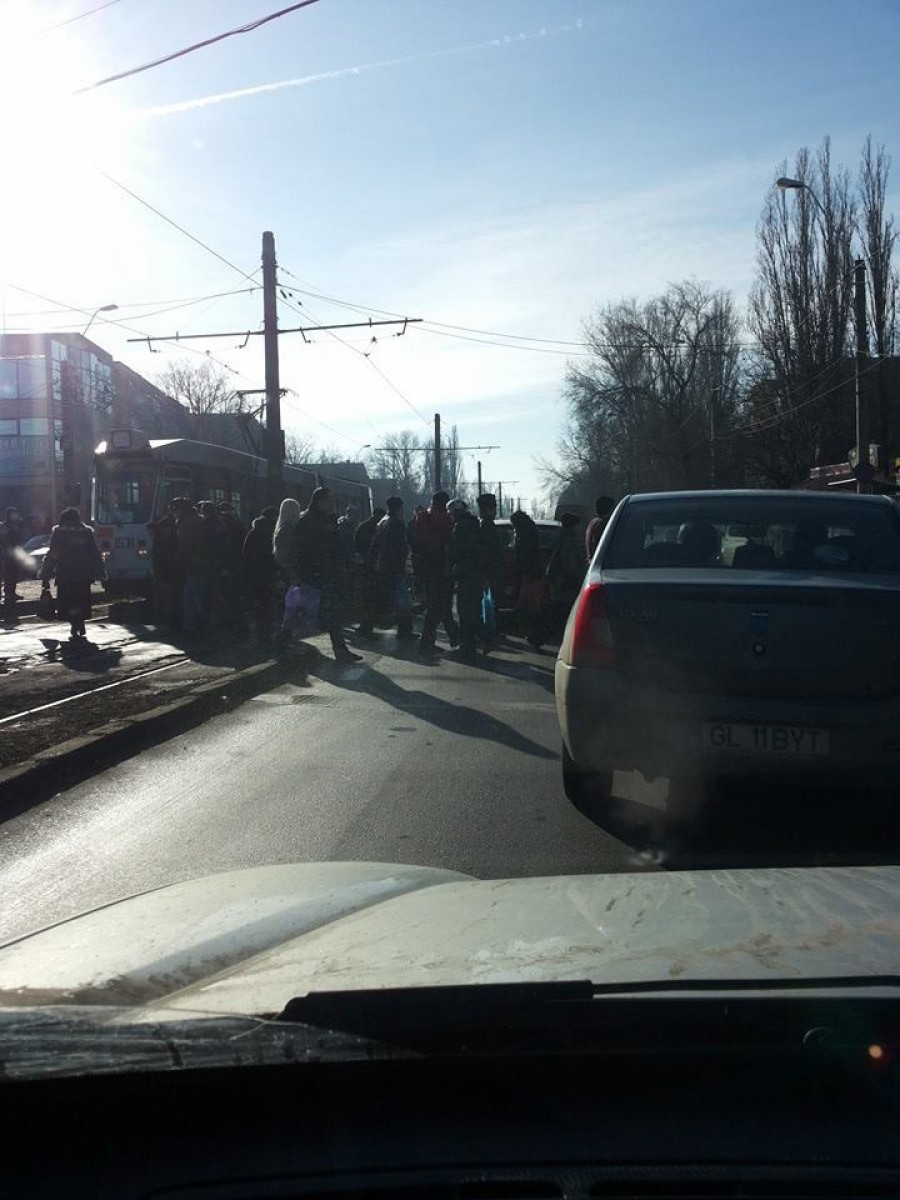 Gălățean accidentat pe trecerea de pietoni. Victima a vrut să traverseze pe roșu