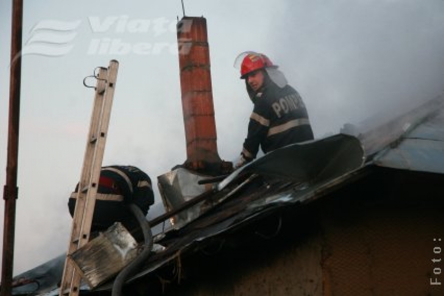 Tecuci: Salon de nunţi distrus într-un incendiu