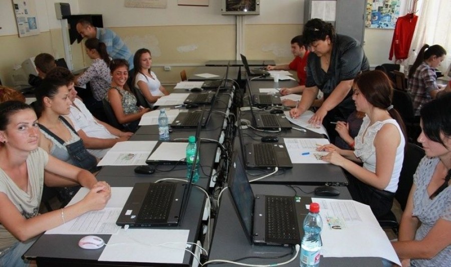 BACALAUREAT 2014: Luni, start la proba digitală