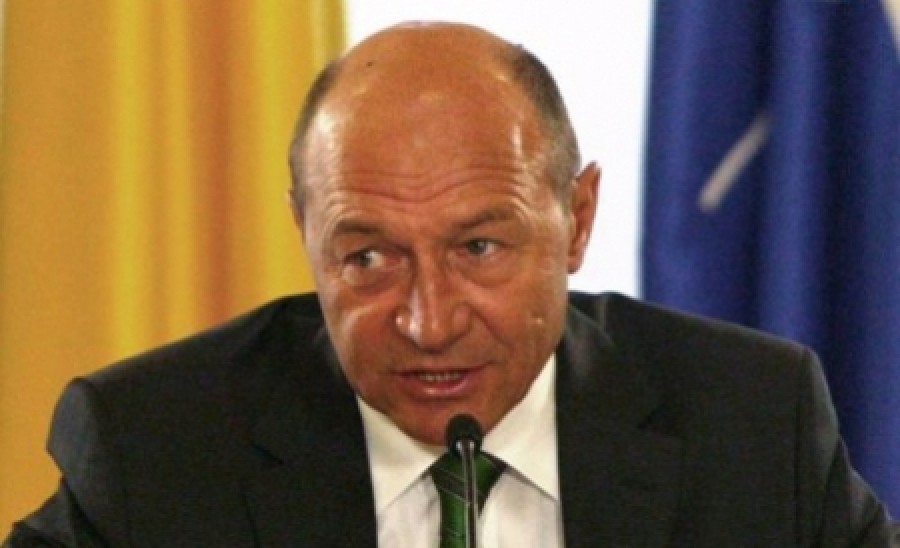 Băsescu: Criza nu va dispărea în următoarele 12 luni