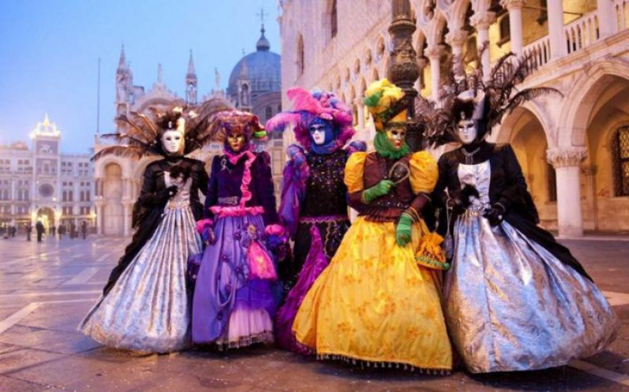 A început „Carnavalul speranței” de la Veneția