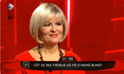 Mama bună care dă (și) un șut în fund