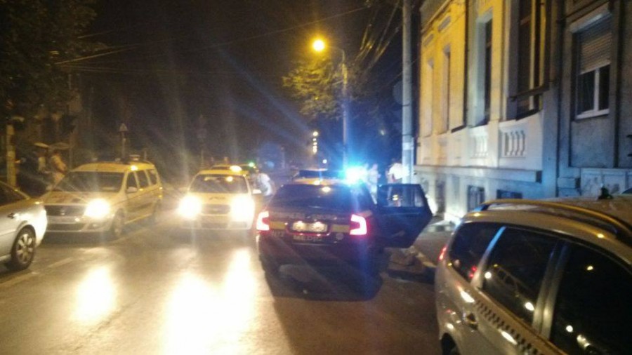 ACCIDENT rutier cu TREI RĂNIŢI, pe strada Bălcescu