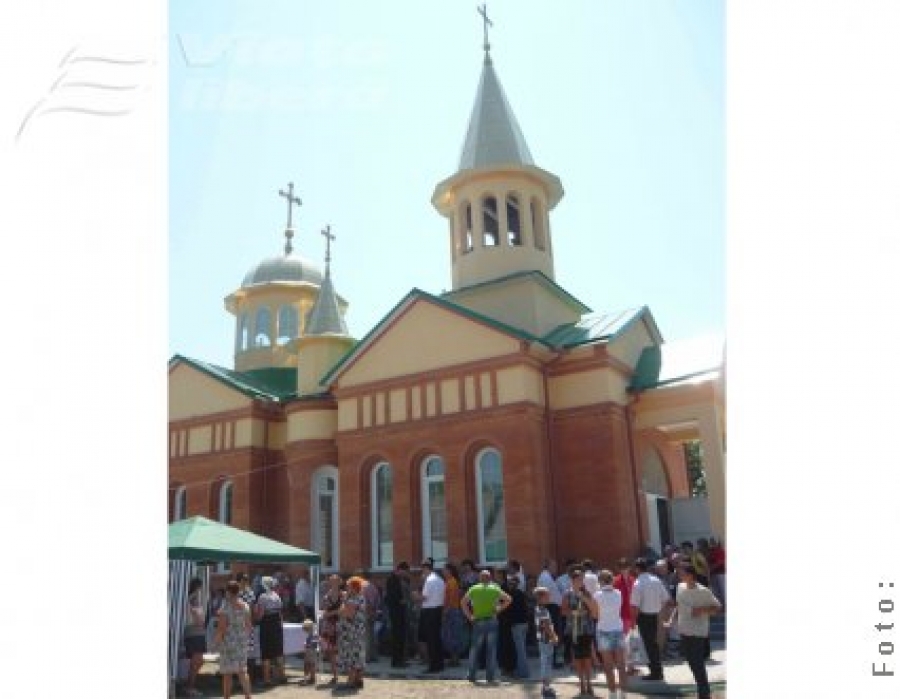 S-a sfinţit Biserica românească din Hagi Curda