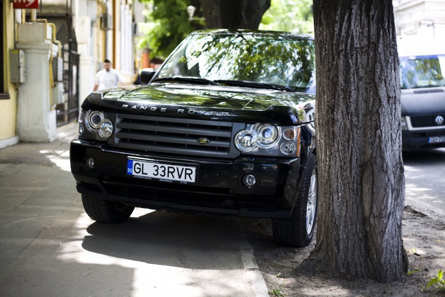 GALERIE FOTO / Campanie VL "Să-ţi pese de Galaţi!" - Maşinile, parcate pe trotuare şi în spaţiile verzi