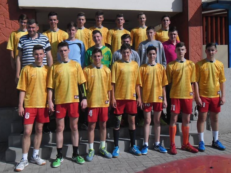 HANDBAL JUNIORI: CS Şcolar şi United, calificări în primele patru