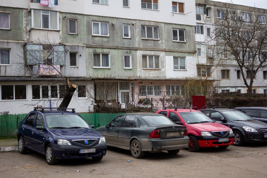 Vrem să vindem apartamentul, dar nu avem asociație. Cum procedăm?