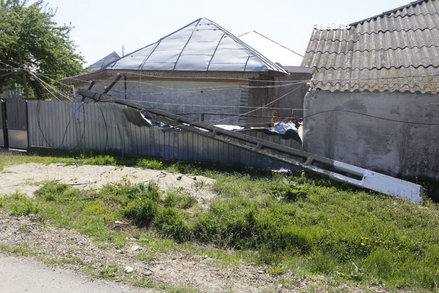 COȘMARUL localnicilor dintr-o mare comună gălăţeană. Pana de curent, mai rea ca inundaţiile