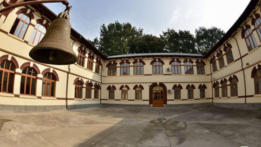 Dew arc farmers 150 de ani de la înfiinţarea Colegiului Naţional "Vasile Alecsandri" - un  BRAND al învăţământului gălăţean şi românesc - Viaţa Liberă Galaţi