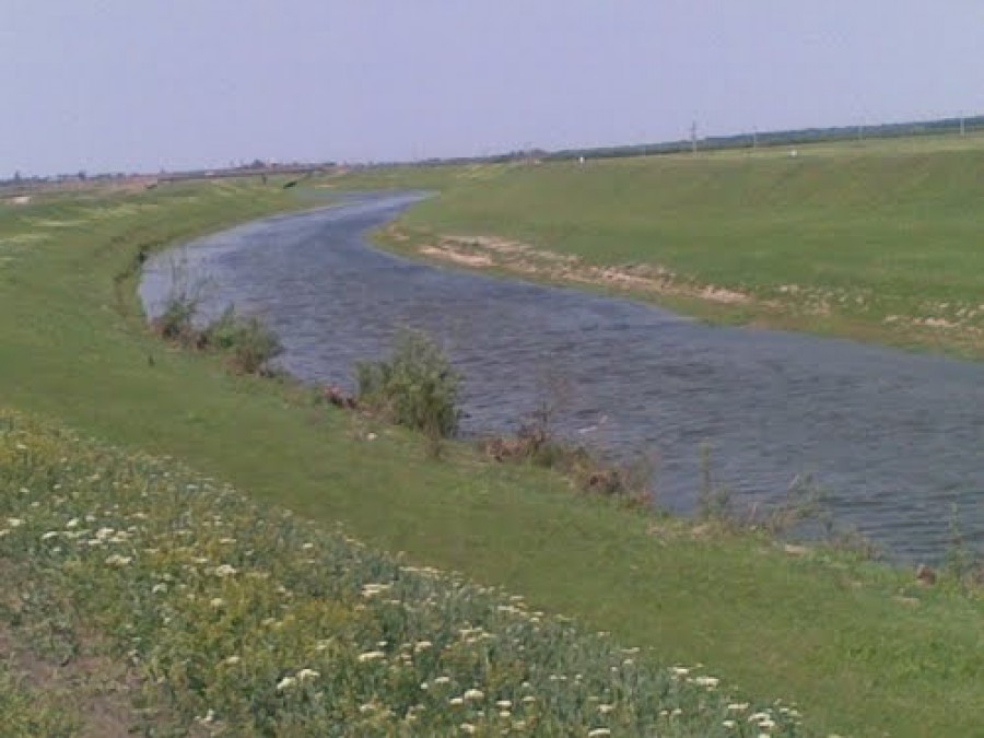 Hidrologii au instituit cod portocaliu de inundaţii pe râul Bârlad