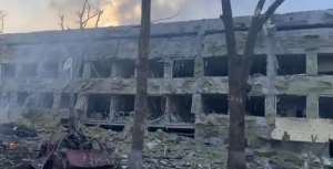 Rușii au bombardat un spital de copii din Mariupol