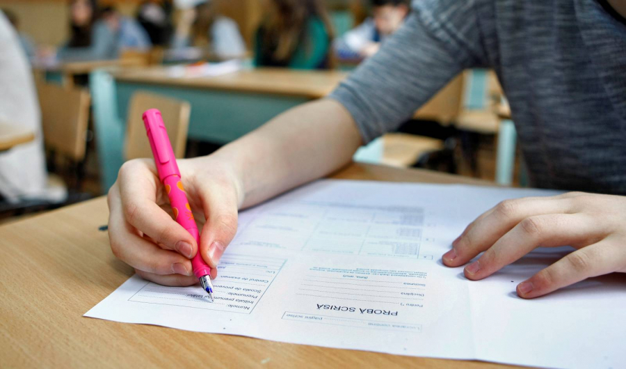 VEZI AICI modelele de subiecte pentru Bacalaureat şi Evaluare Naţională publicate de Ministerul Educaţiei