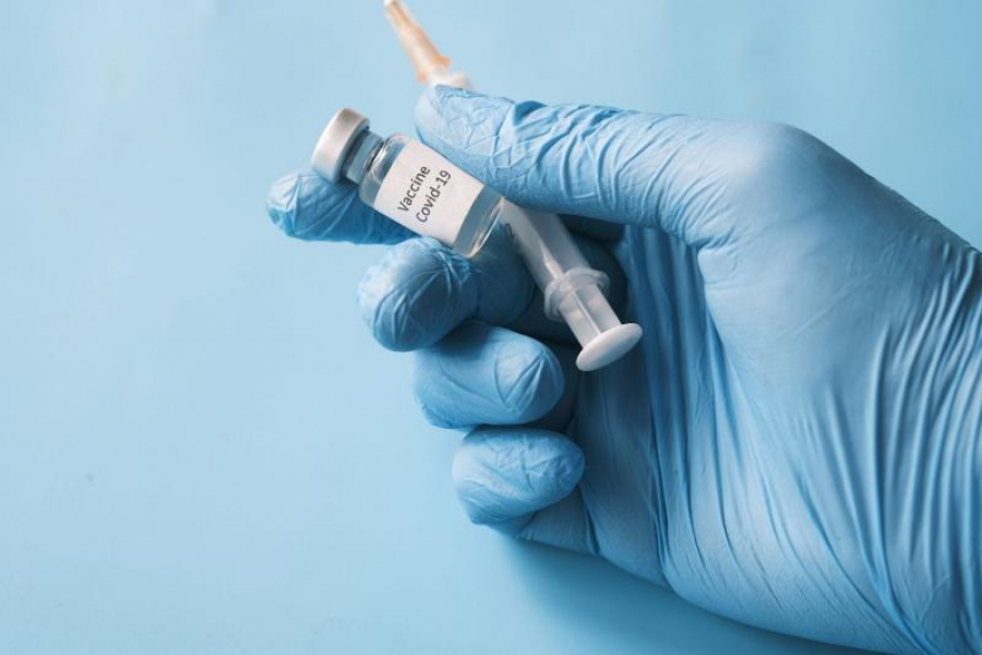 Vaccin adaptat tulpinii Omicron