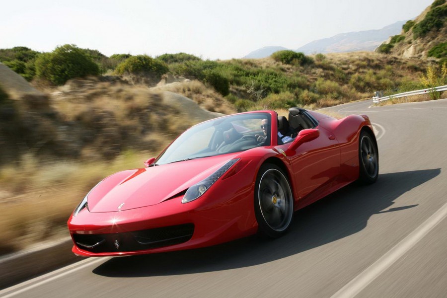 30 de automobile Ferrari vândute în acest an în România 