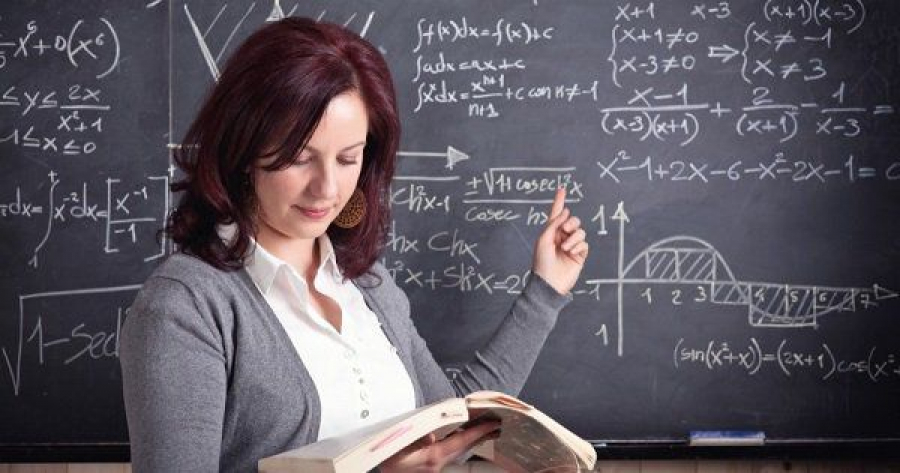 Selecţie de profesori pentru realizarea manualelor