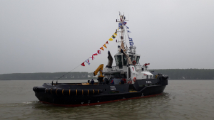 REPORTAJ | Remorcherul salvator Farul, noua vedetă a flotei de la Dunăre (FOTO)