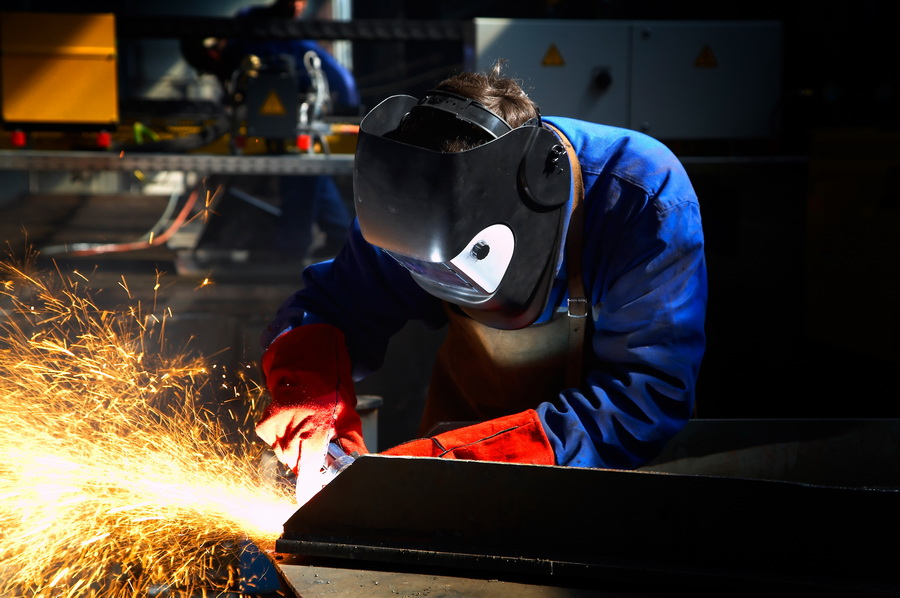 Producția industrială, suișuri și coborâșuri