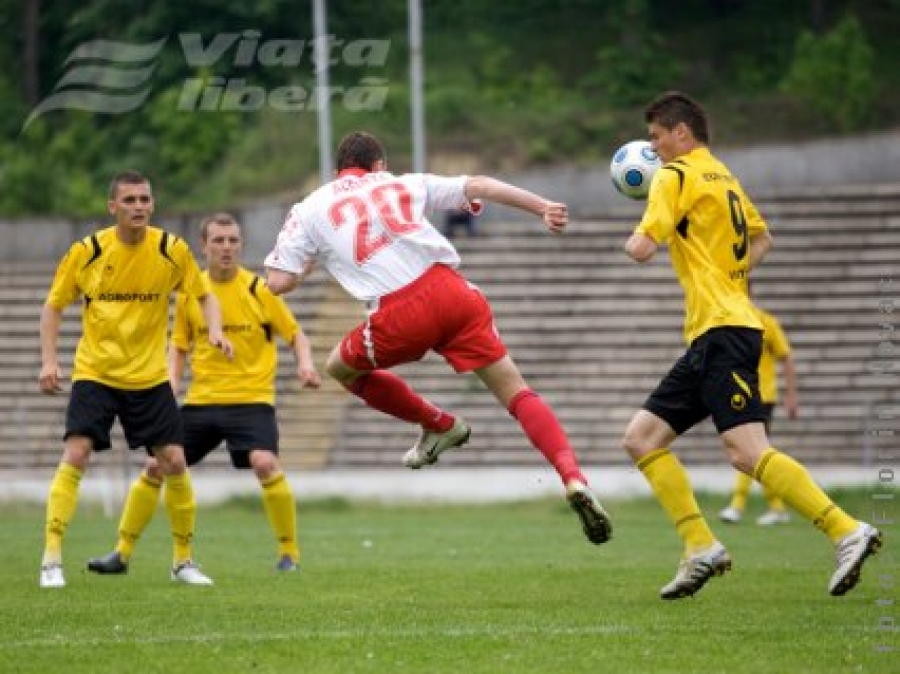 Principalul adversar – căldura: FCM Dunărea – Săgeata Stejaru 2-1 (1-0)