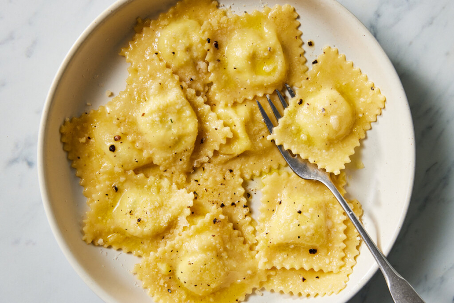 Cum să faci ravioli cu ciuperci și brânză